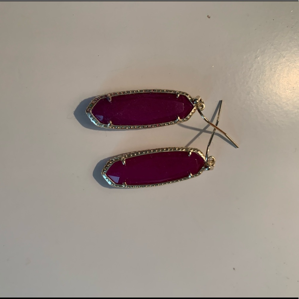 SOLD Kendra Scott Magenta Drop earnings